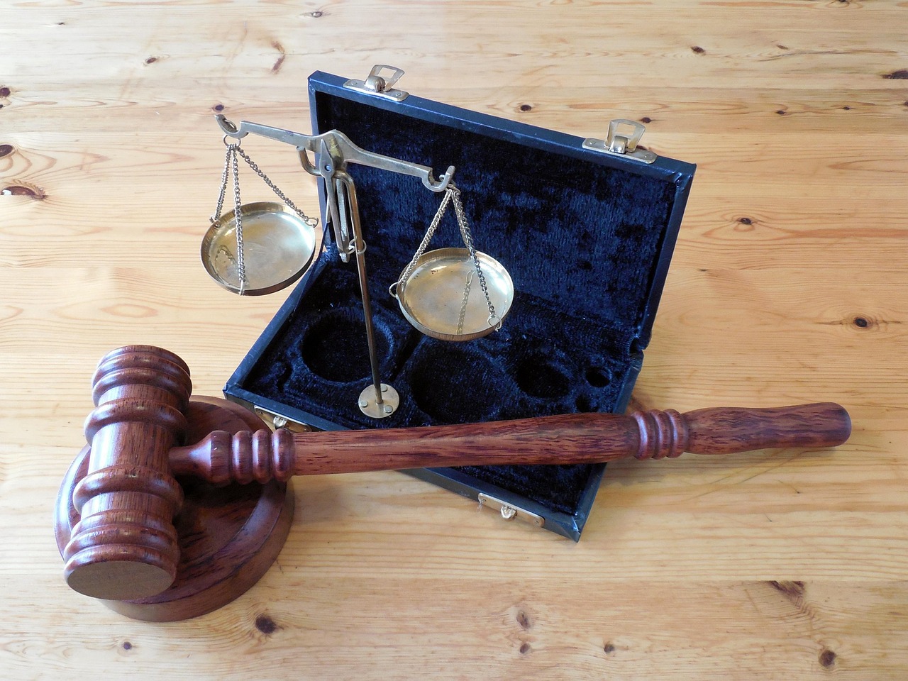 AIs Algorithmic Accountability: Carving A Regulatory Path
